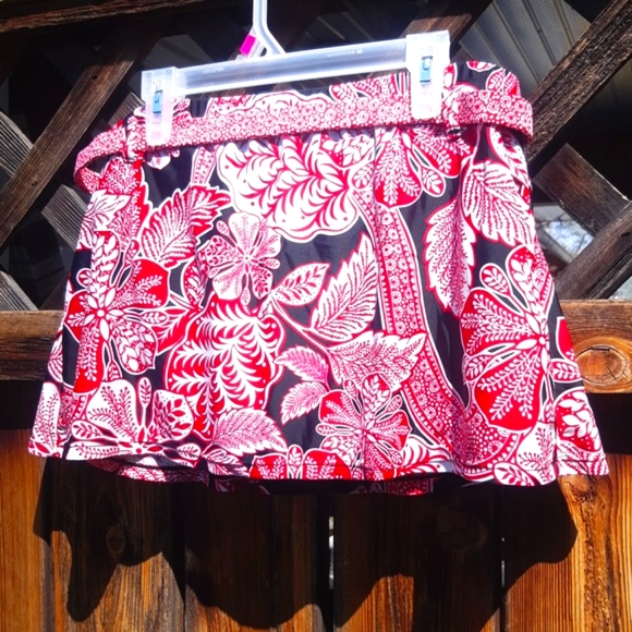 Krista Swim skirt Red/Black leaf print - Picture 2 of 7